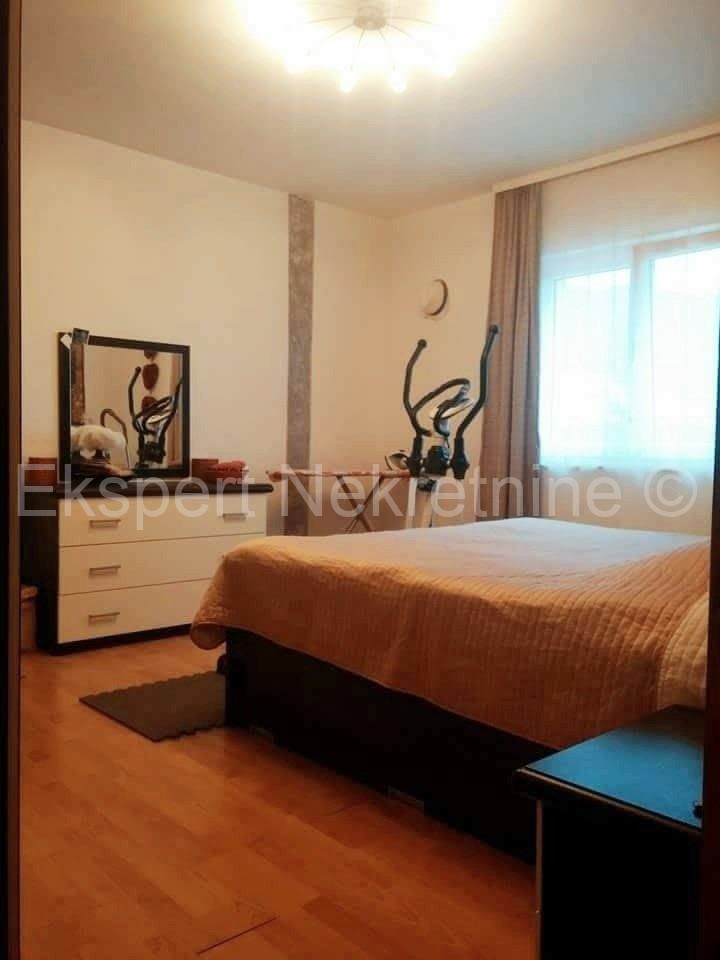 Apartment Zu verkaufen - SPLITSKO-DALMATINSKA  KAŠTELA 