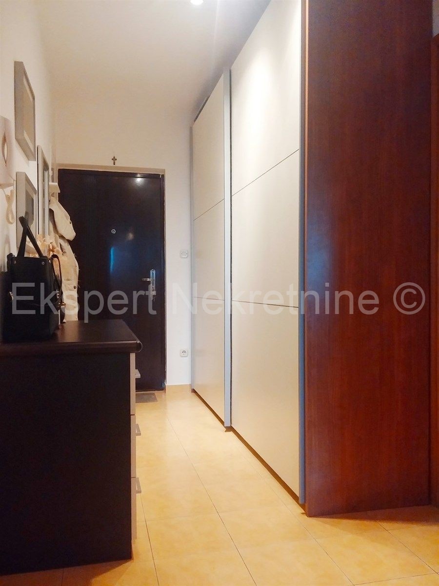 Apartment Zu verkaufen - SPLITSKO-DALMATINSKA  KAŠTELA 