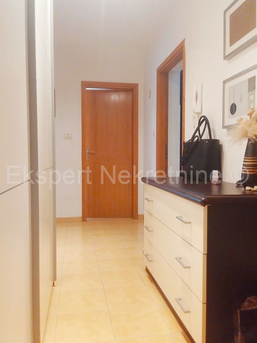 Apartment Zu verkaufen - SPLITSKO-DALMATINSKA  KAŠTELA 