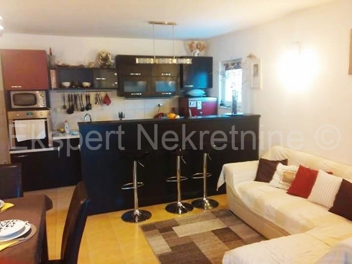 Apartment Zu verkaufen - SPLITSKO-DALMATINSKA  KAŠTELA 