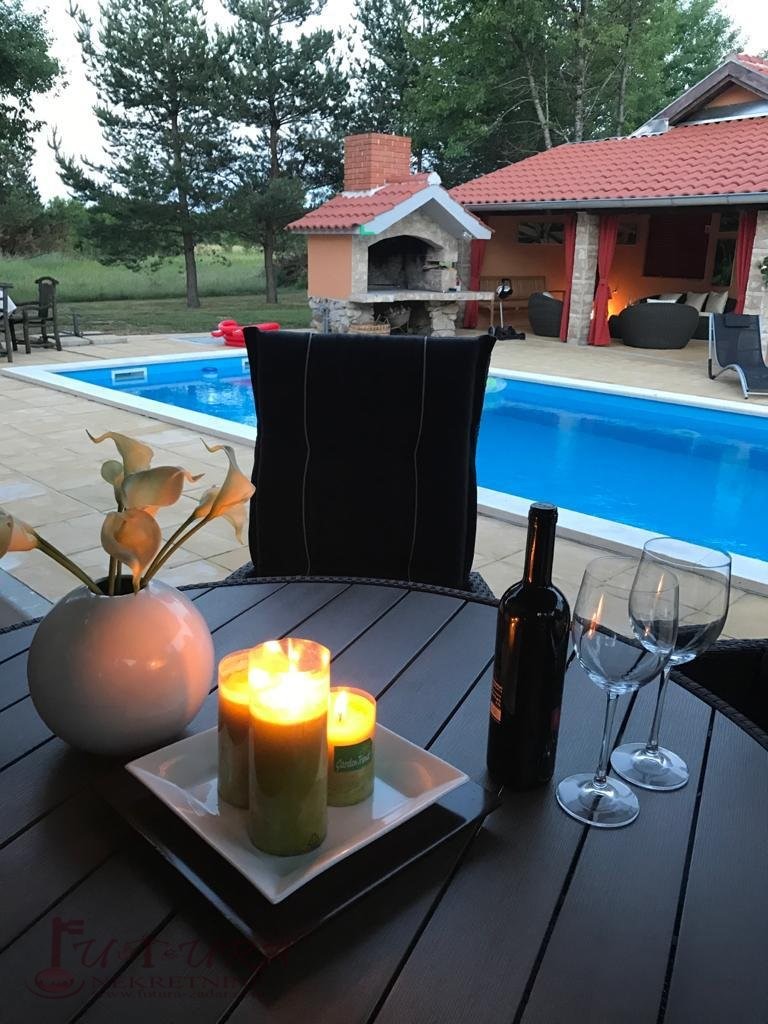 House For sale - LIČKO-SENJSKA  GOSPIĆ 