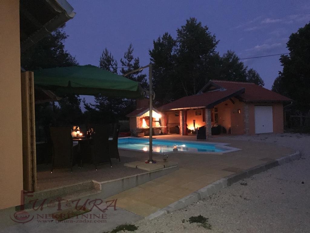 House For sale - LIČKO-SENJSKA  GOSPIĆ 
