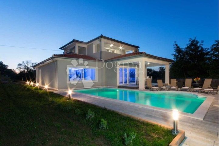 Casa in vendita 270 m² – Labin