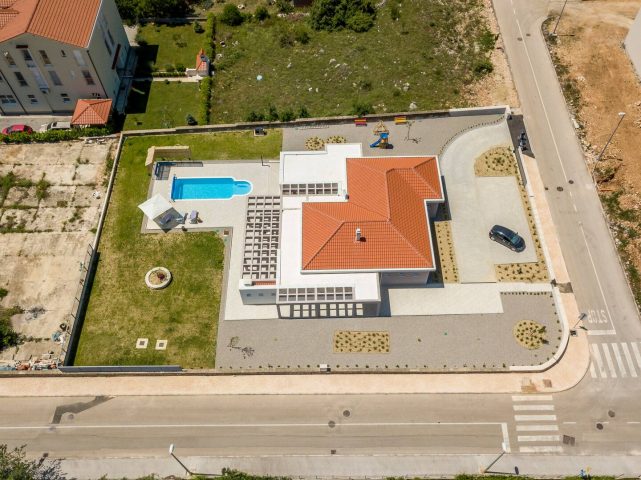 Dom na sprzedaż 250 m² – Dugopolje