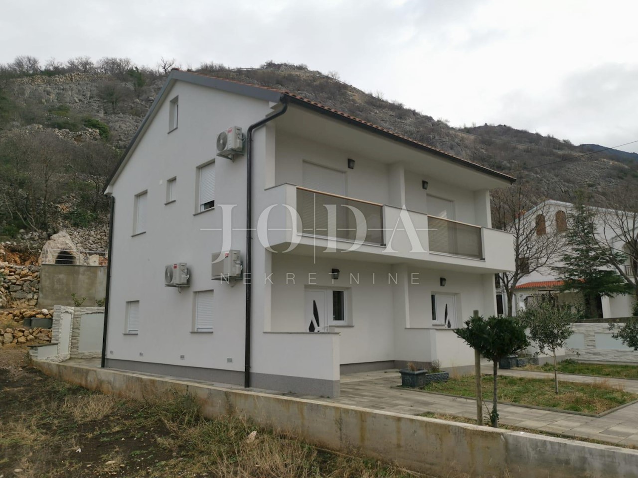 Haus Zu verkaufen - LIČKO-SENJSKA  SENJ 