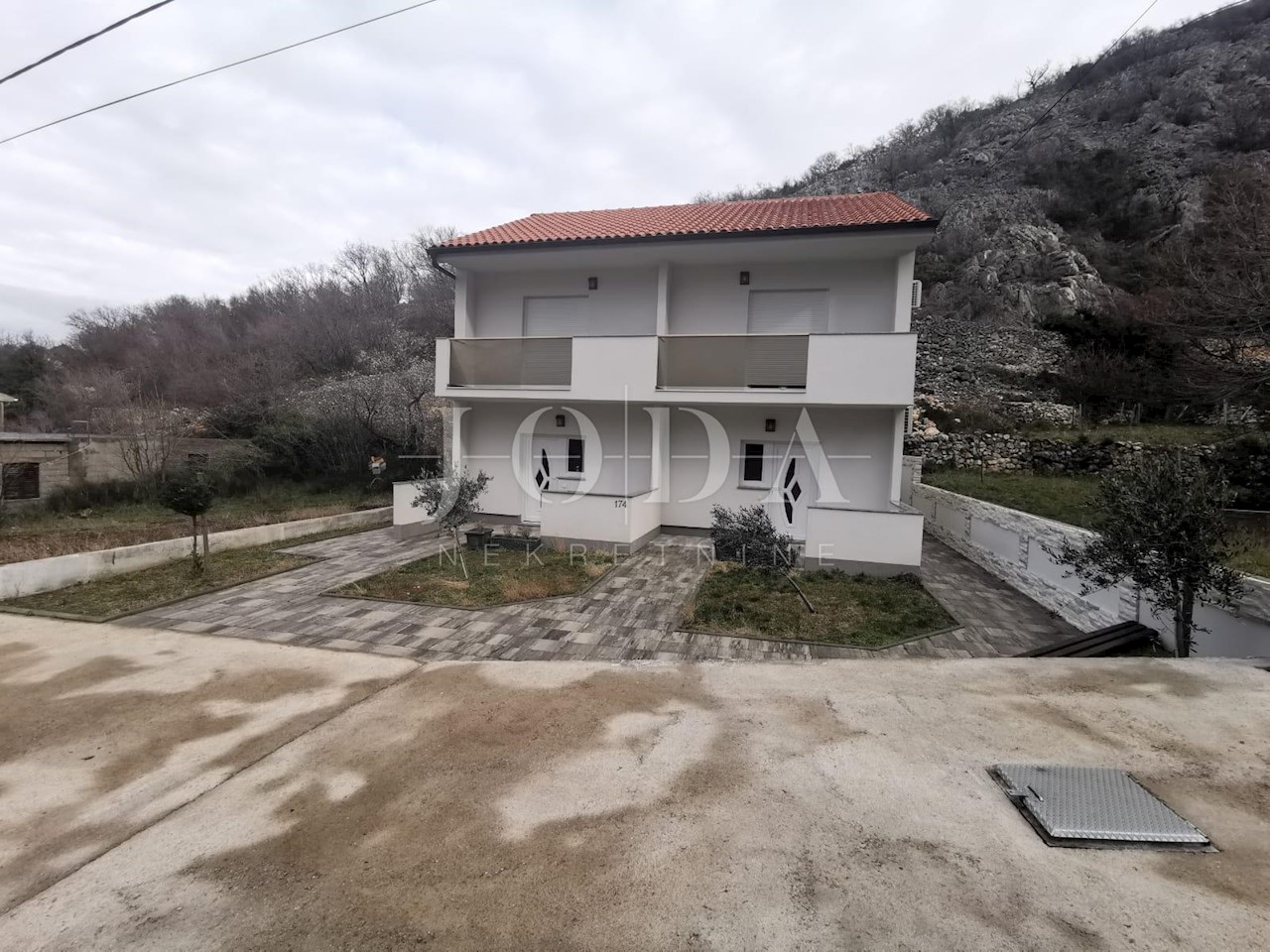 Haus Zu verkaufen - LIČKO-SENJSKA  SENJ 