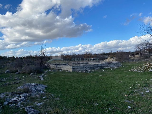 Pozemok na predaj 5600 m² – Pakovo Selo