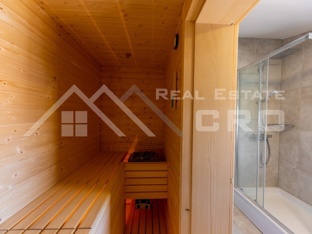 Casa In vendita - ŠIBENSKO-KNINSKA  ROGOZNICA 