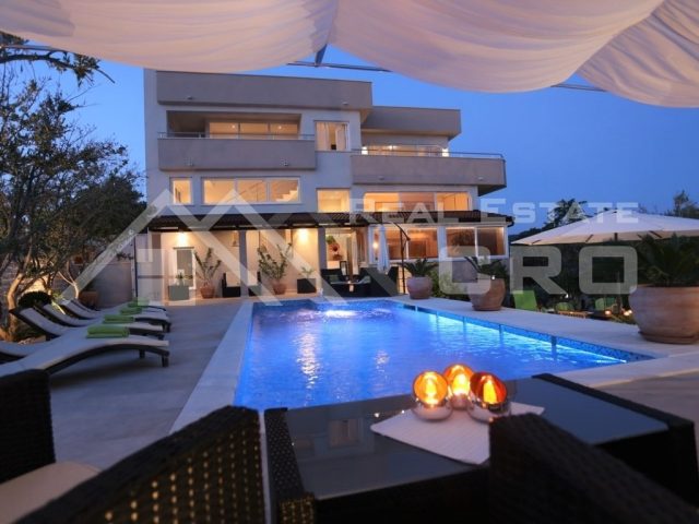 Casa in vendita 380 m² – Čiovo