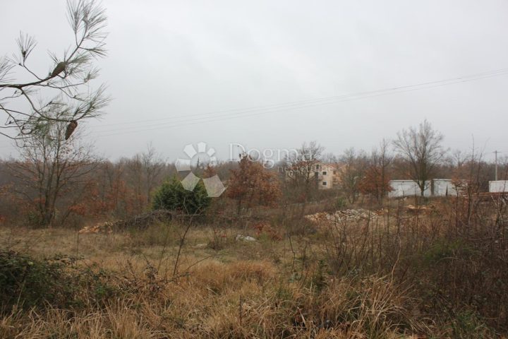 Pozemok na predaj 2542 m² – Juršići