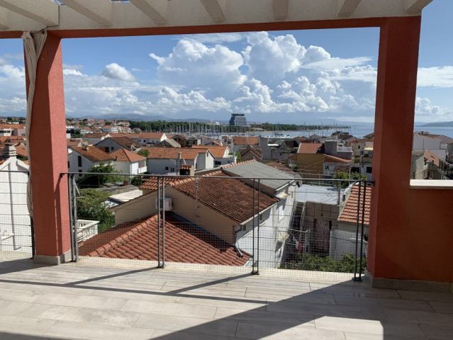 Kuća na prodaju 300 m² – Vodice