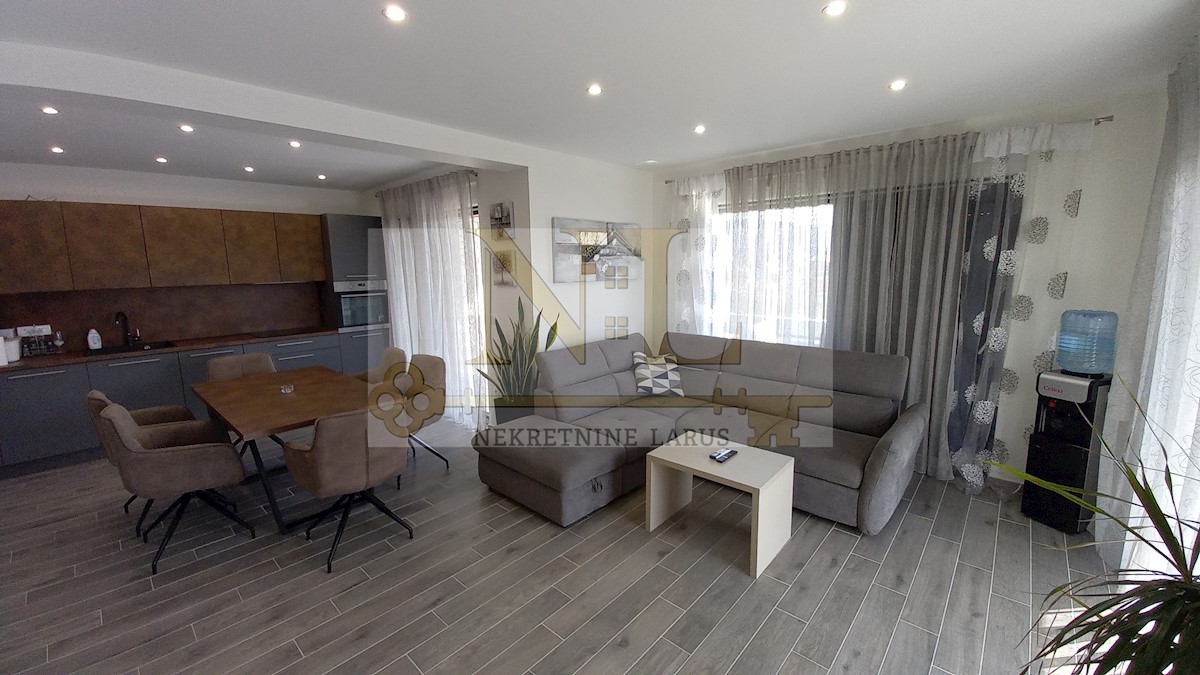 Apartmán Na predaj - SPLITSKO-DALMATINSKA  MARINA 