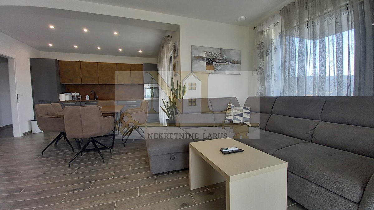 Apartmán Na predaj - SPLITSKO-DALMATINSKA  MARINA 