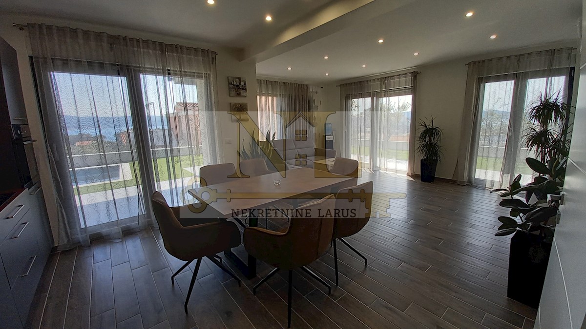 Apartmán Na predaj - SPLITSKO-DALMATINSKA  MARINA 