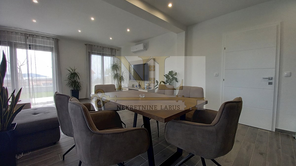 Apartmán Na predaj - SPLITSKO-DALMATINSKA  MARINA 
