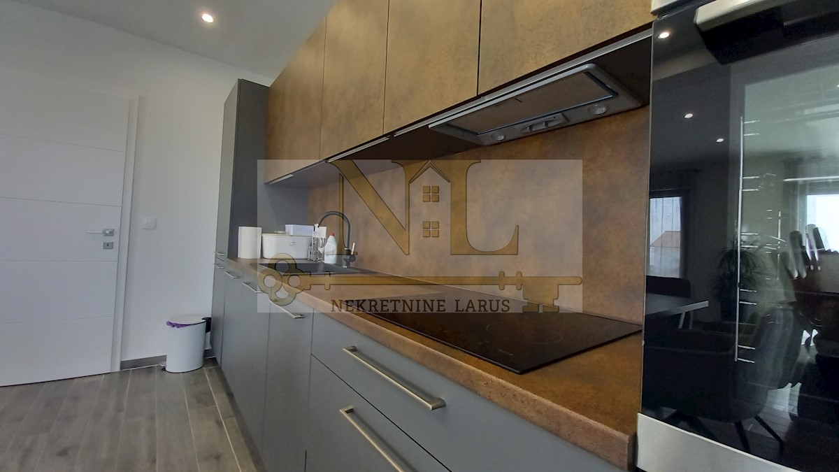 Apartmán Na predaj - SPLITSKO-DALMATINSKA  MARINA 
