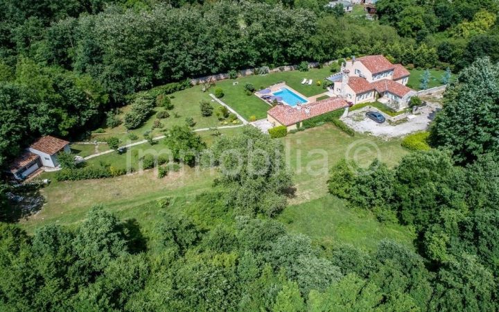 Kuća na prodaju 235 m² – Krnica