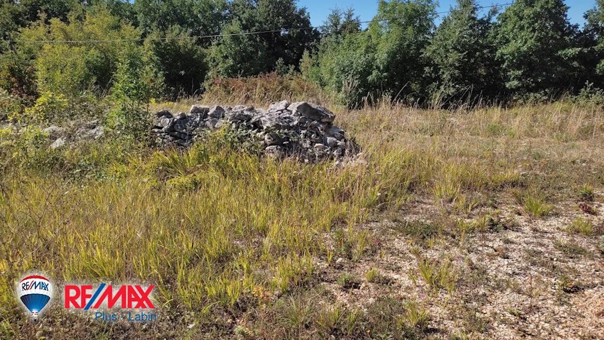 Pozemok Na predaj - ISTARSKA  ŽMINJ 