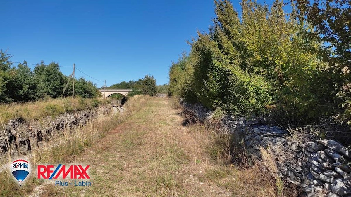 Parcela Naprodaj - ISTARSKA  Žminj