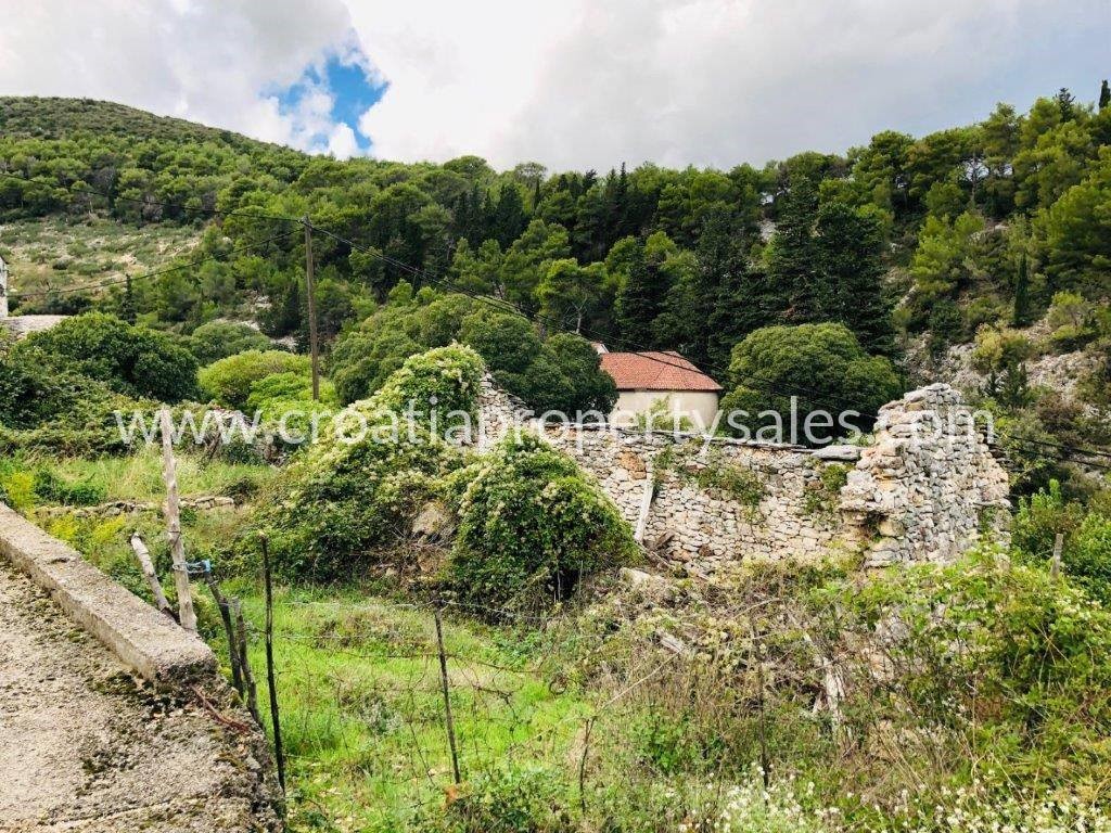 Land For sale - SPLITSKO-DALMATINSKA  BRAČ 