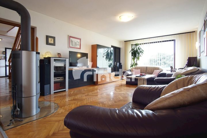 Kuća na prodaju 236 m² – Pješčana Uvala