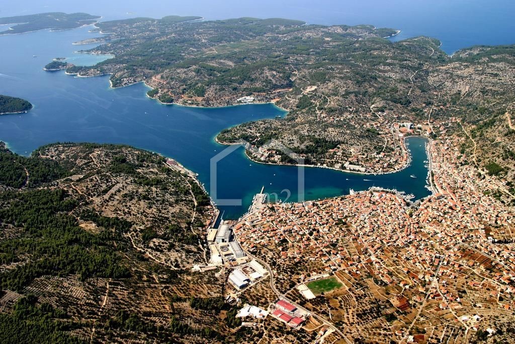 Land For sale VELA LUKA