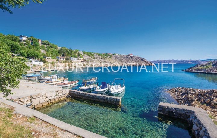House for sale 300 m² – Karlobag