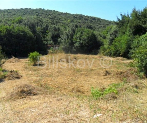 Działka na sprzedaż 827 m² – Sreser