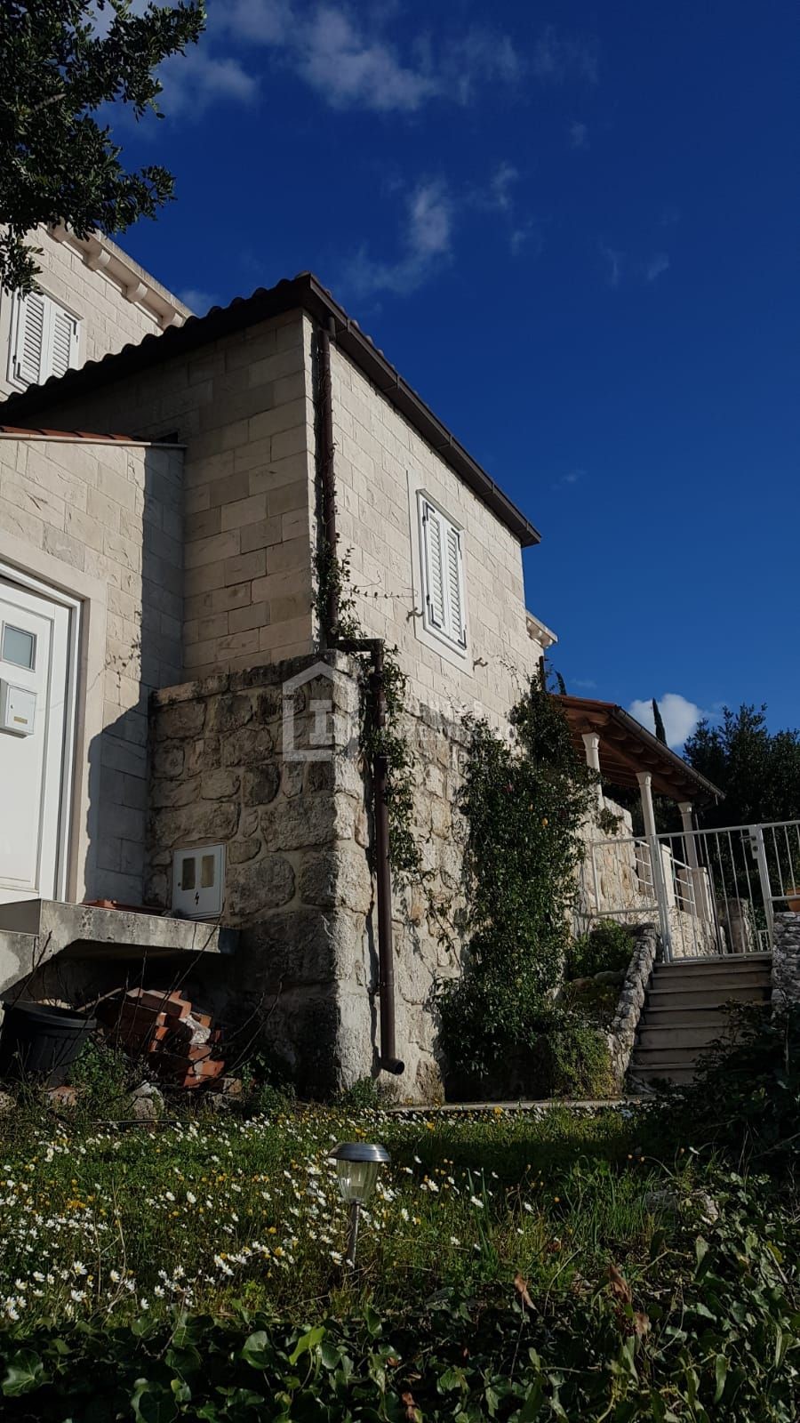 Casa In vendita - DUBROVAČKO-NERETVANSKA  DUBROVNIK 