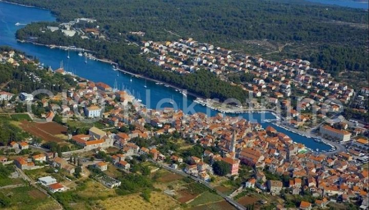 Terreno in vendita 5016 m² – Stari Grad