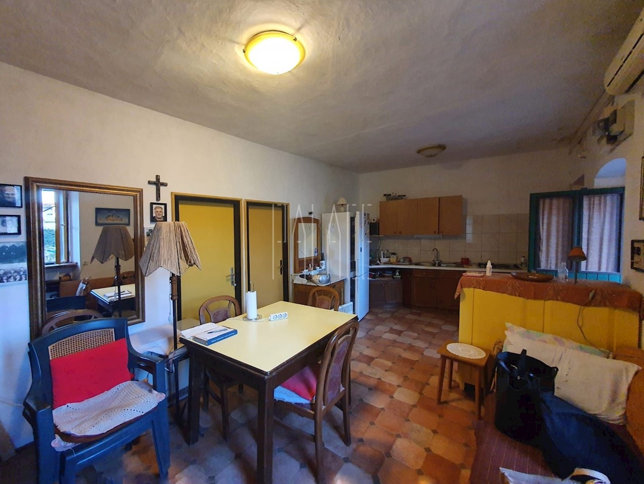 Apartment Zu verkaufen - SPLITSKO-DALMATINSKA  STARI GRAD 