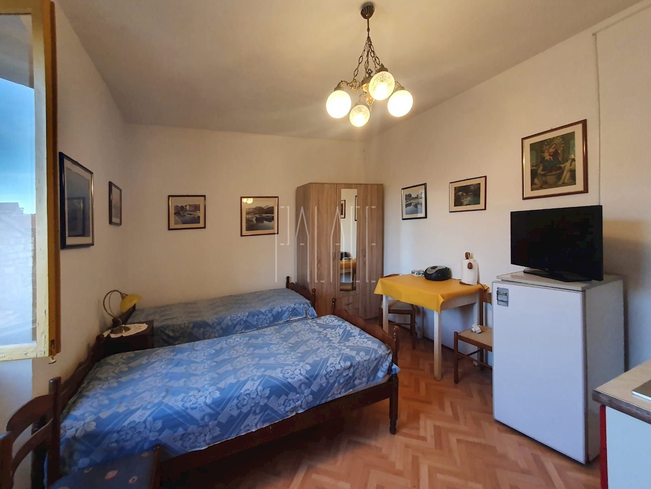 Apartment Zu verkaufen - SPLITSKO-DALMATINSKA  STARI GRAD 