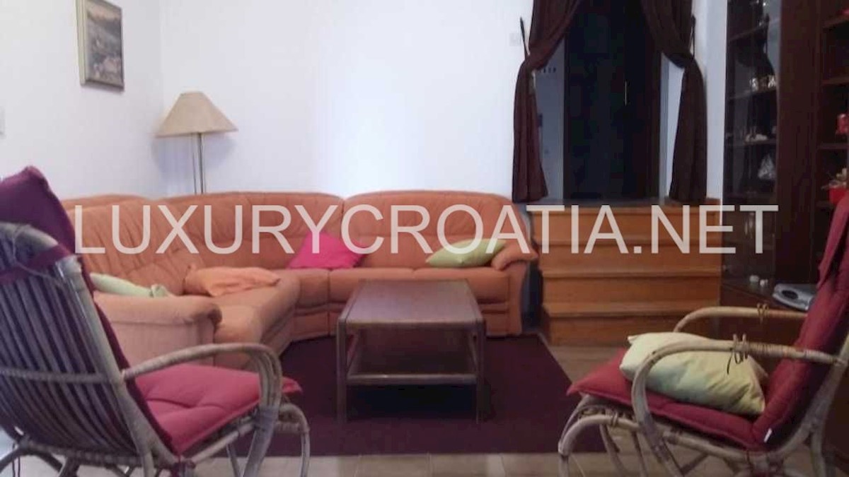 Dom Na predaj - ŠIBENSKO-KNINSKA  TRIBUNJ 