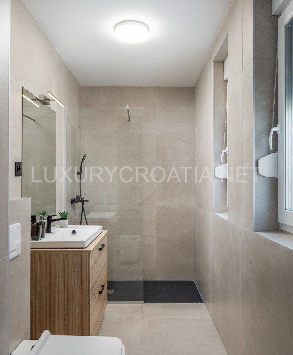 House For sale - ZADARSKA  NIN 