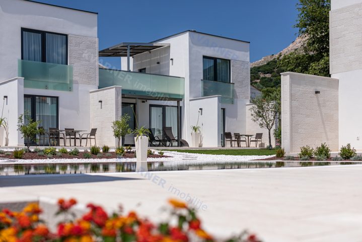 Haus zu verkaufen 550 m² – Baška