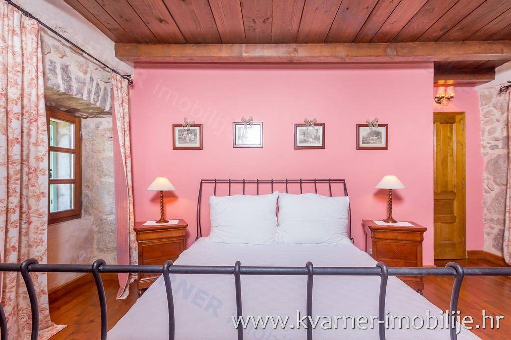 Dom Na predaj - PRIMORSKO-GORANSKA  KRK 