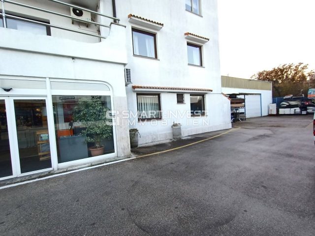 Commerciale In vendita MARINIĆI