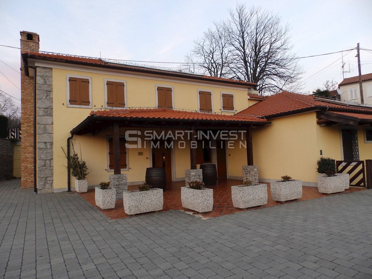 Business premises For sale - PRIMORSKO-GORANSKA  MATULJI 