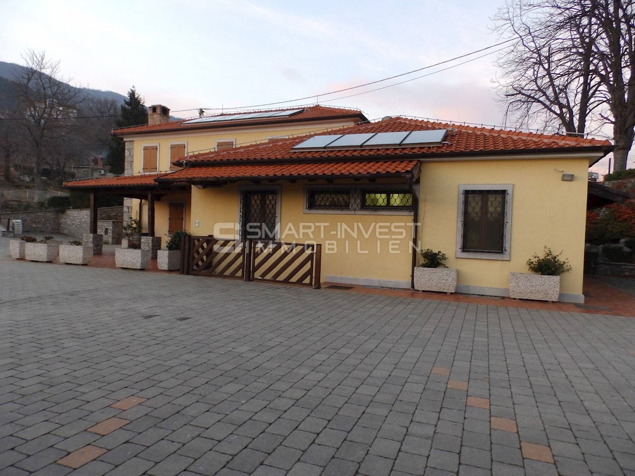 Business premises For sale - PRIMORSKO-GORANSKA  MATULJI 