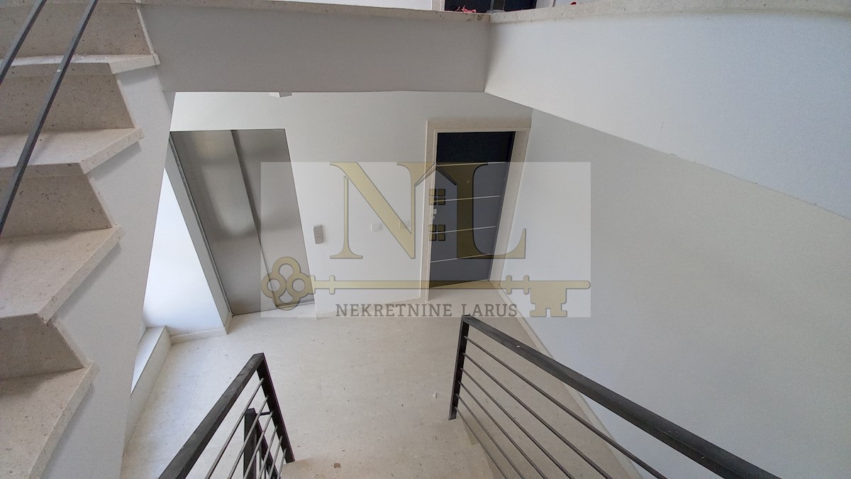 Flat For sale - SPLITSKO-DALMATINSKA  SEGET 