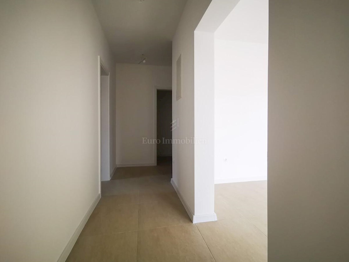 Apartment Zu verkaufen - SPLITSKO-DALMATINSKA  BAŠKA VODA 