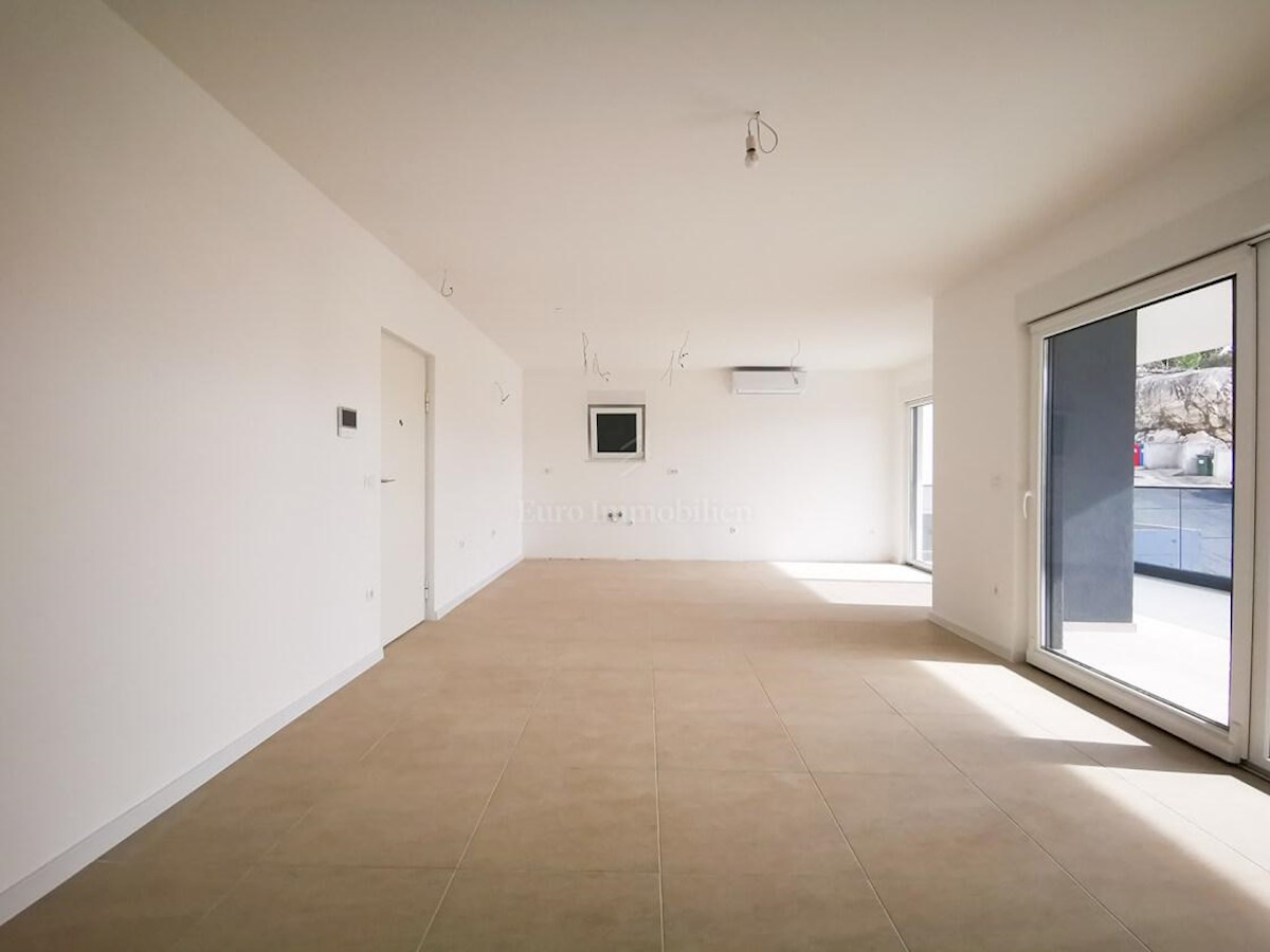 Apartment Zu verkaufen - SPLITSKO-DALMATINSKA  BAŠKA VODA 