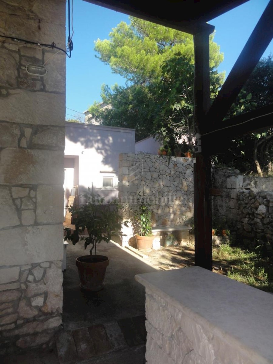 Dom Na predaj - PRIMORSKO-GORANSKA  MALI LOŠINJ 