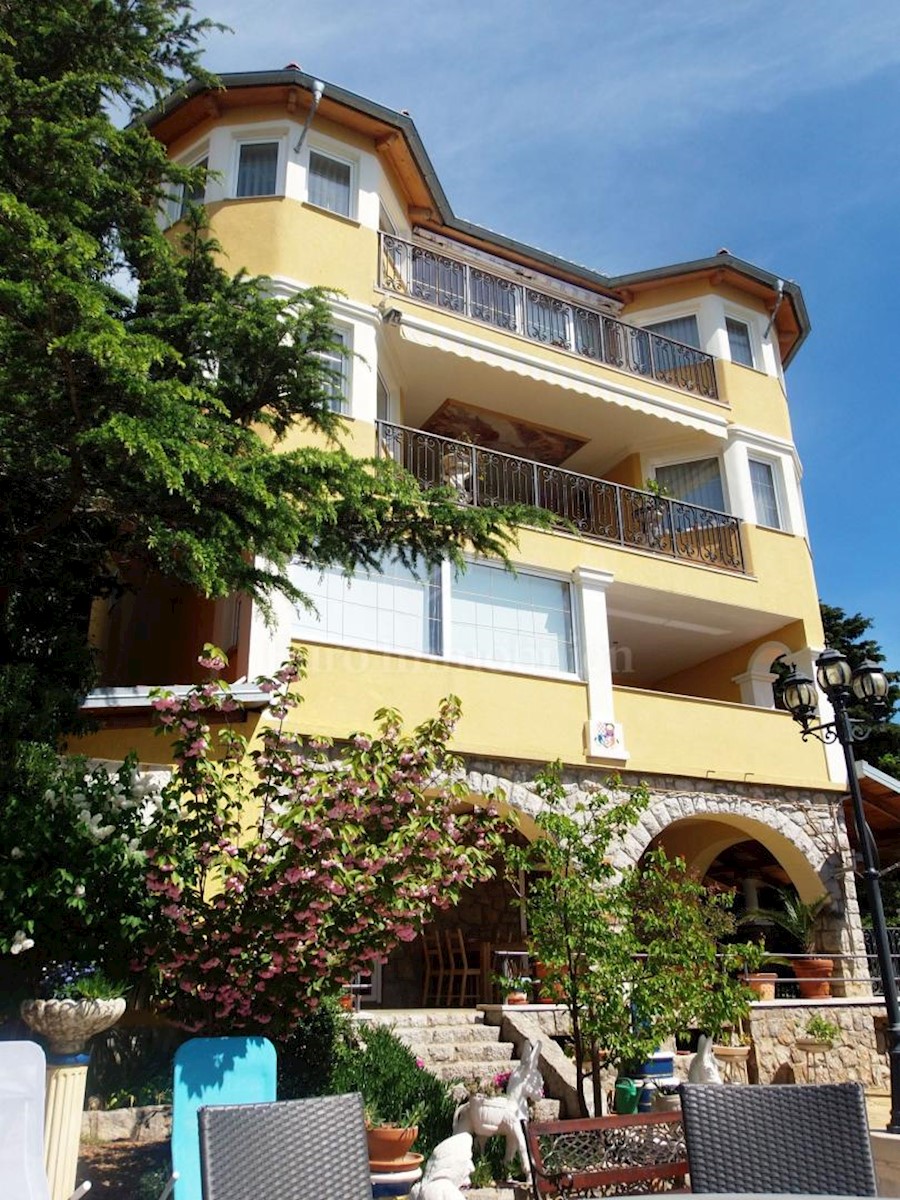 House For sale - Primorsko-goranska Novi Vinodolski - foto 1/30