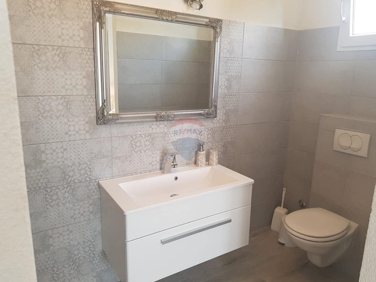 Haus Zu verkaufen - ŠIBENSKO-KNINSKA  ROGOZNICA 