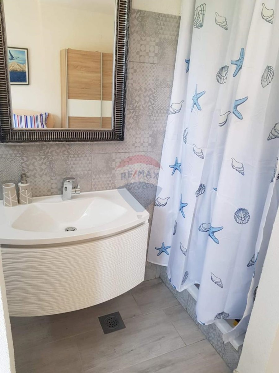 Haus Zu verkaufen - ŠIBENSKO-KNINSKA  ROGOZNICA 