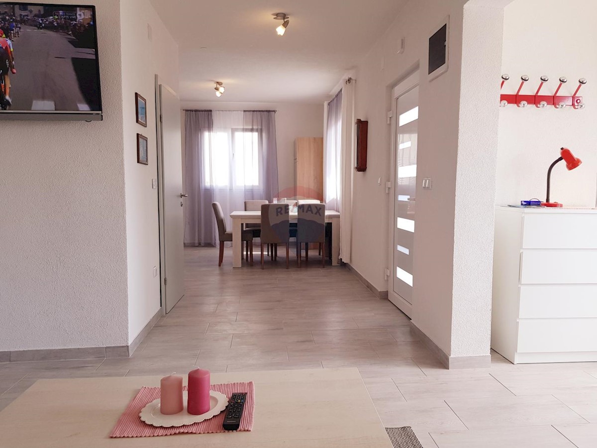 Haus Zu verkaufen - ŠIBENSKO-KNINSKA  ROGOZNICA 