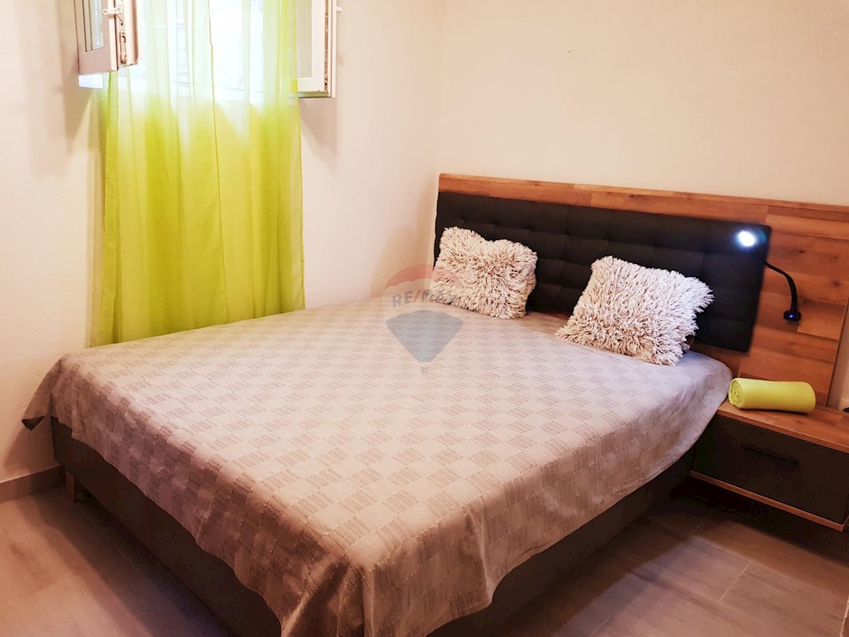 Haus Zu verkaufen - ŠIBENSKO-KNINSKA  ROGOZNICA 
