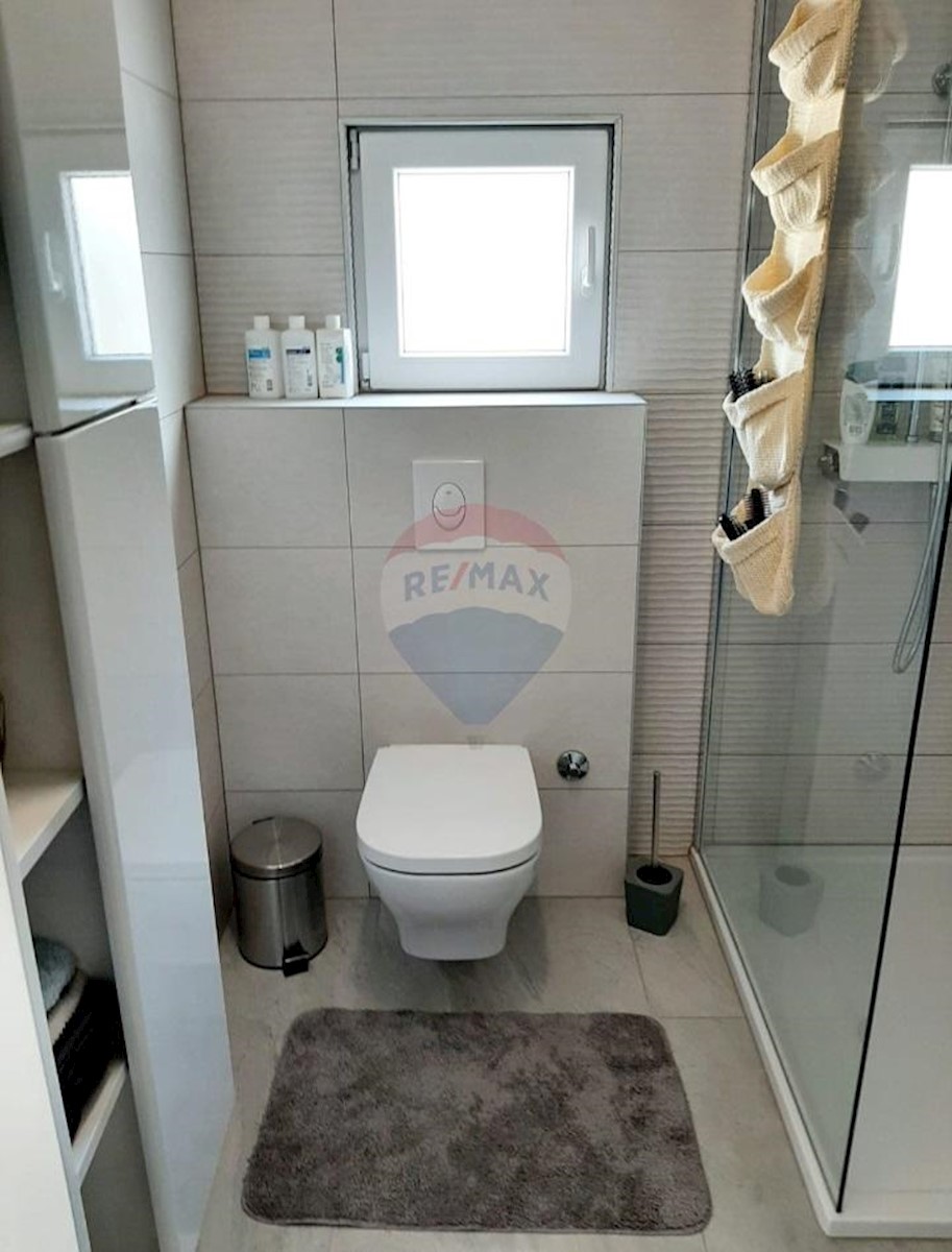 Haus Zu verkaufen - ŠIBENSKO-KNINSKA  ROGOZNICA 
