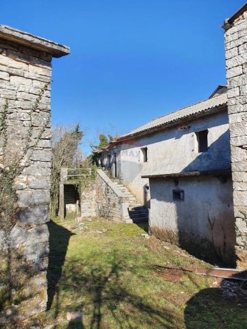 Kuća na prodaju 180 m² – Bazgalji
